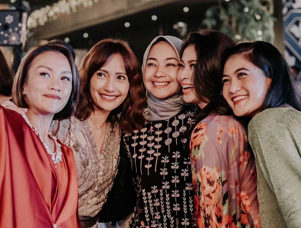 9 Foto mantan Puteri Indonesia buka bareng, Alya Rohali curi perhatian