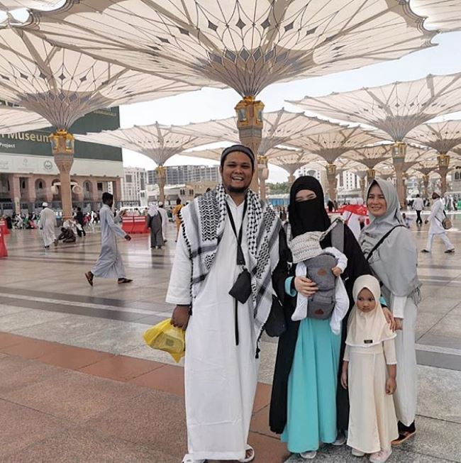 7 Selebriti jalani ibadah umrah di bulan Ramadan 2019