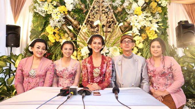 8 Potret Paula Verhoeven bareng ayah bulenya yang jarang tersorot