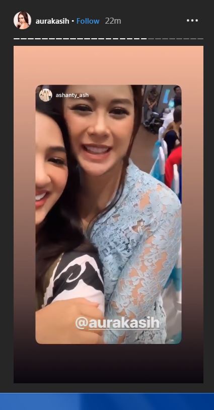 13 Potret momen baby shower Aura Kasih, jualan rujak bareng suami