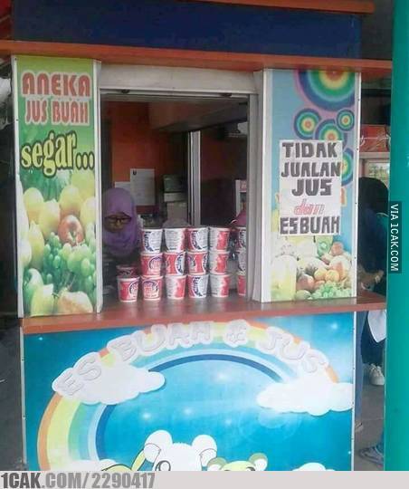 10 Potret lucu pedagang alih profesi di bulan Ramadan