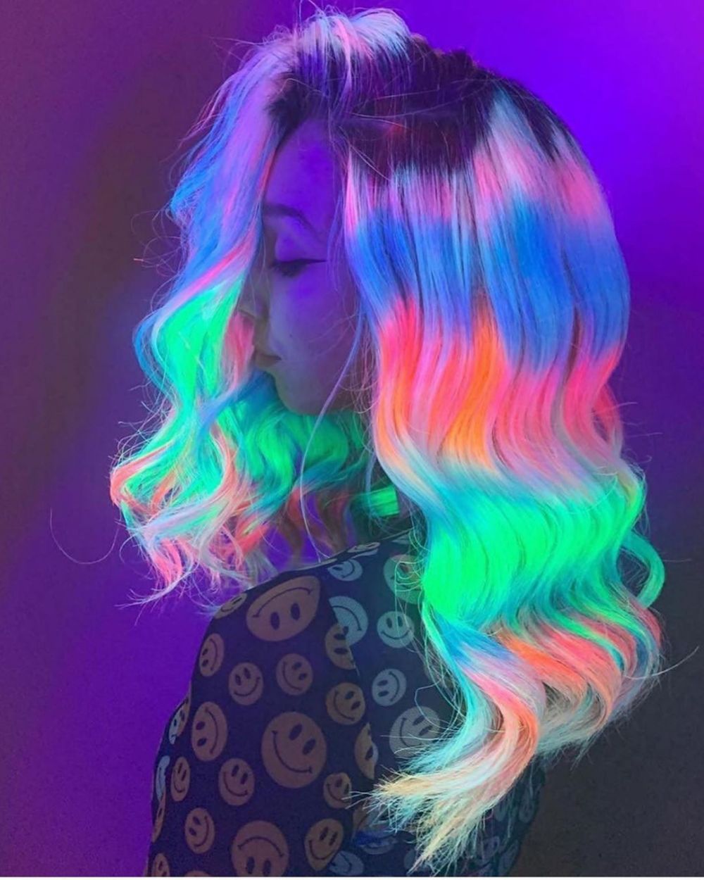 15 Ide fashion ini absurd abis, ada bibir berbulu