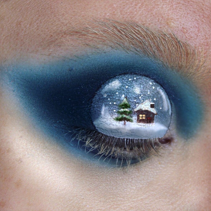 15 Ide fashion ini absurd abis, ada bibir berbulu