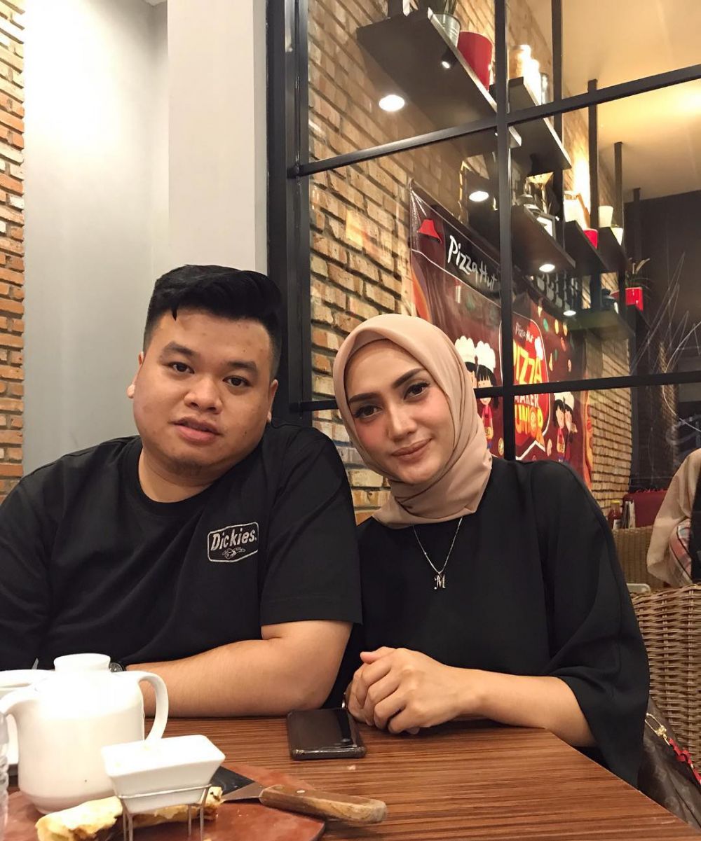 8 Momen mesra Yulita MasterChef bareng suami yang jarang terekspos