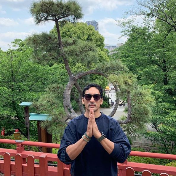 Sudah usia kepala empat, 6 seleb ganteng ini masih betah melajang