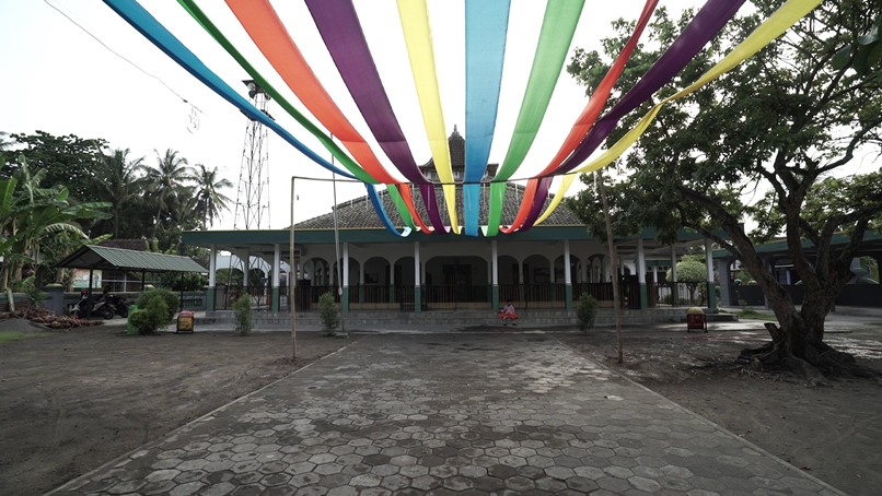 Takjil bubur lodeh, tradisi di Masjid Sabilurosyad sejak abad 16