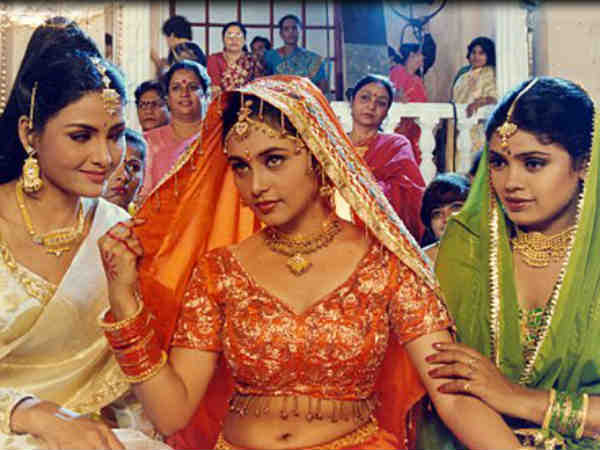 10 Transformasi Rani Mukherjee di berbagai film, cantiknya awet