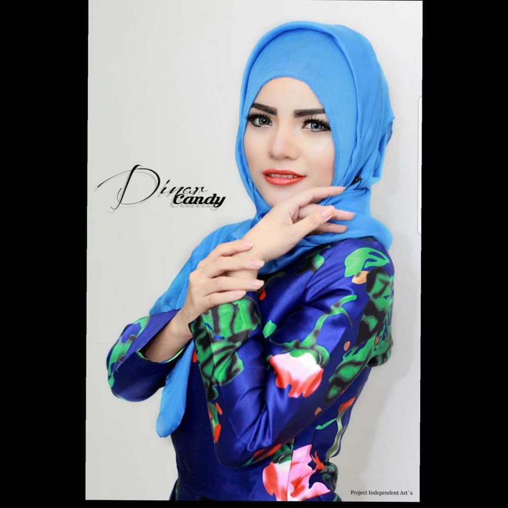 7 Pesona Dinar Candy saat berhijab, pesonanya makin terpancar