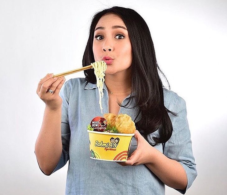 Sempat ngehits, bisnis kuliner 5 seleb ini kini tutup