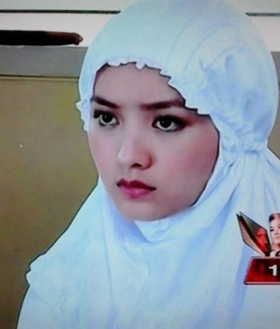 8 Potret Natasha Wilona berhijab demi peran, pernah bercadar