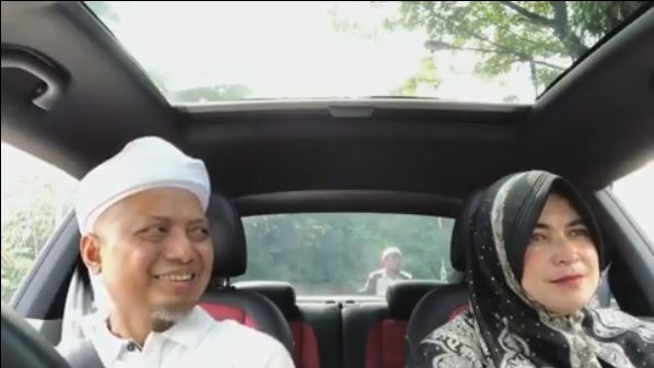 9 Momen kenangan kesetiaan tiga istri mendampingi Ustaz Arifin Ilham