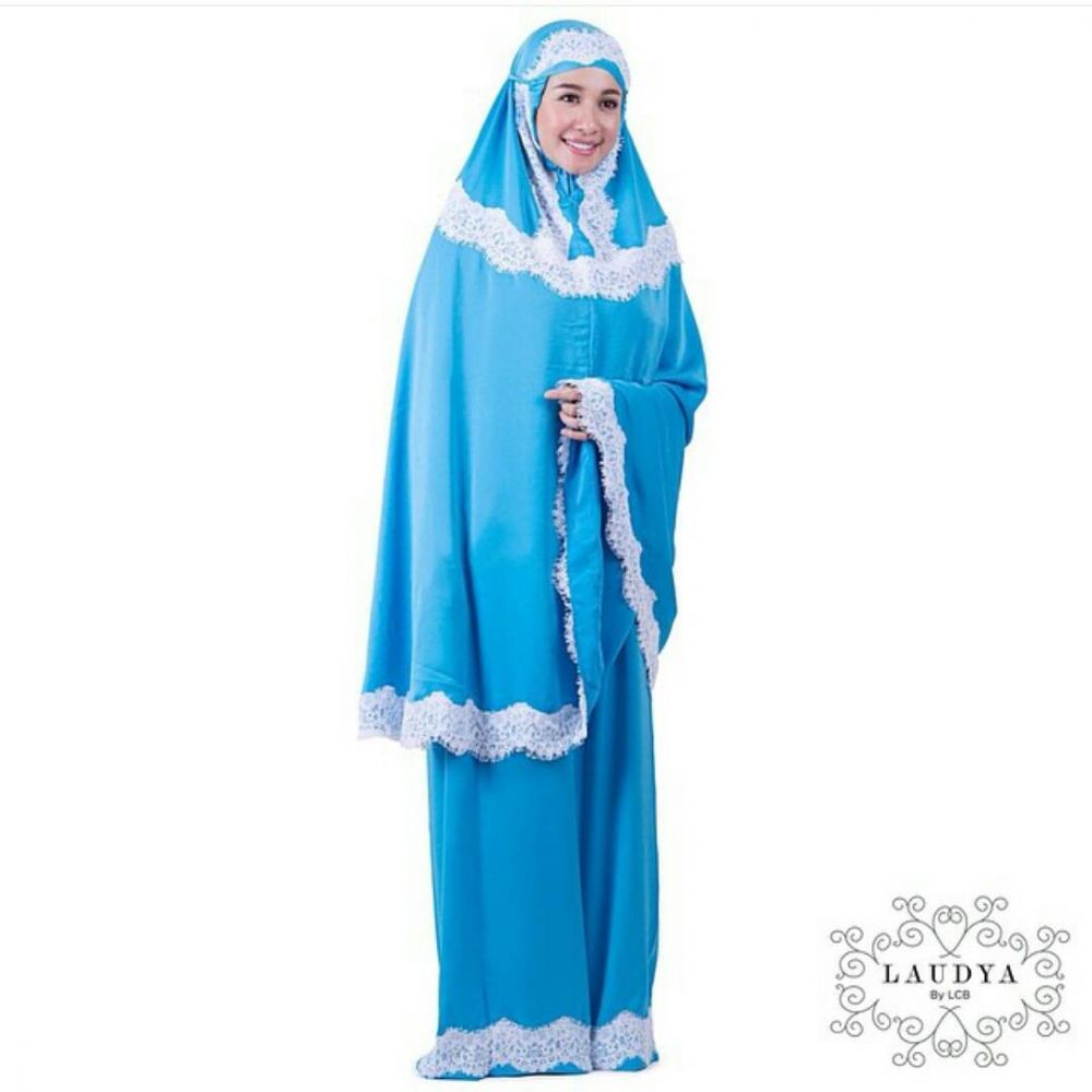 Yuk intip bisnis mukena 6 seleb di bulan Ramadan