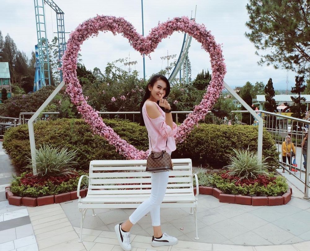 10 Potret imut Imaz Fitriawati, pesinetron cantik yang memesona