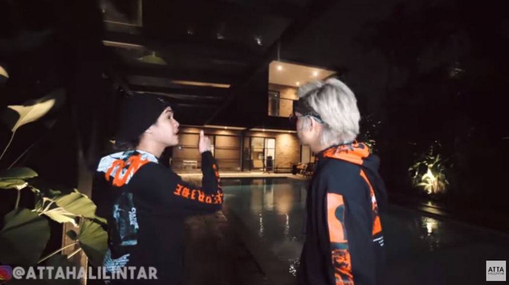 8 Penampakan kamar tidur Dul Jaelani, dindingnya jadi sorotan