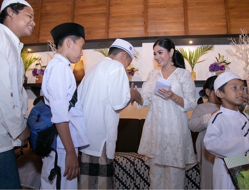 10 Momen ultah Naysilla Mirdad, adik ipar barunya curi perhatian