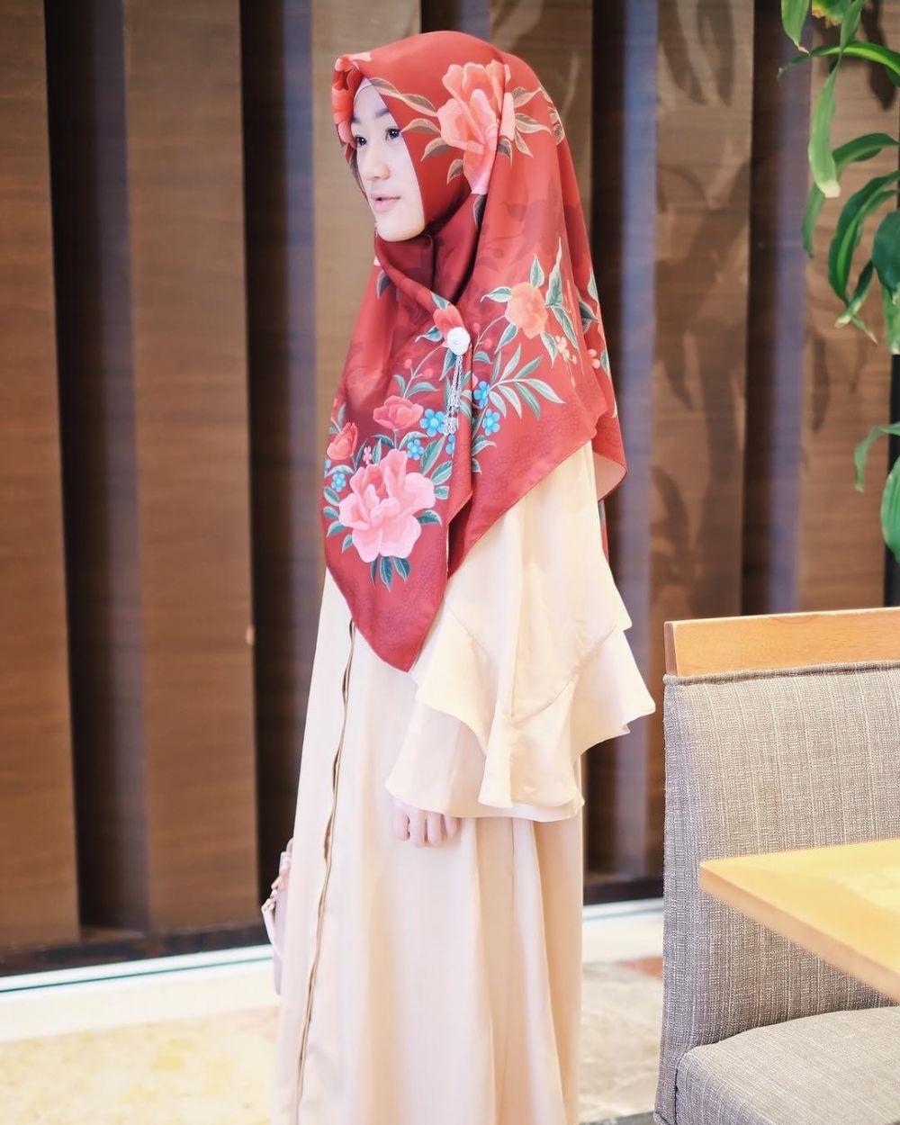 10 Outfit Larissa Chou menantu Arifin Ilham, tampil syar'i