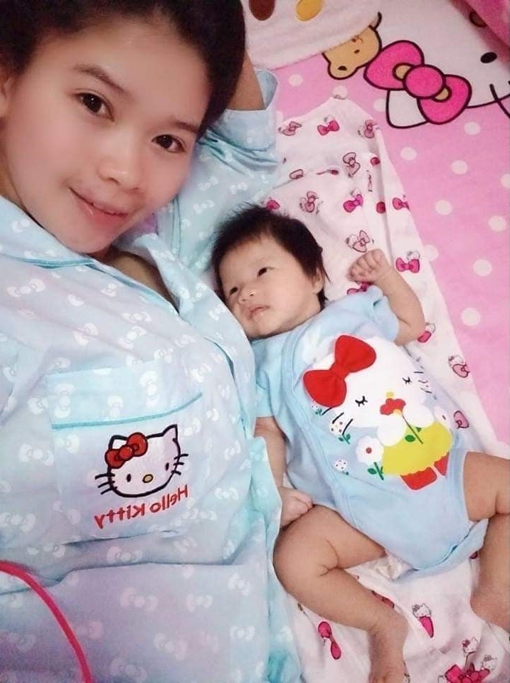 7 Potret kamar pasangan suami-istri tema Hello Kitty, nyentrik abis