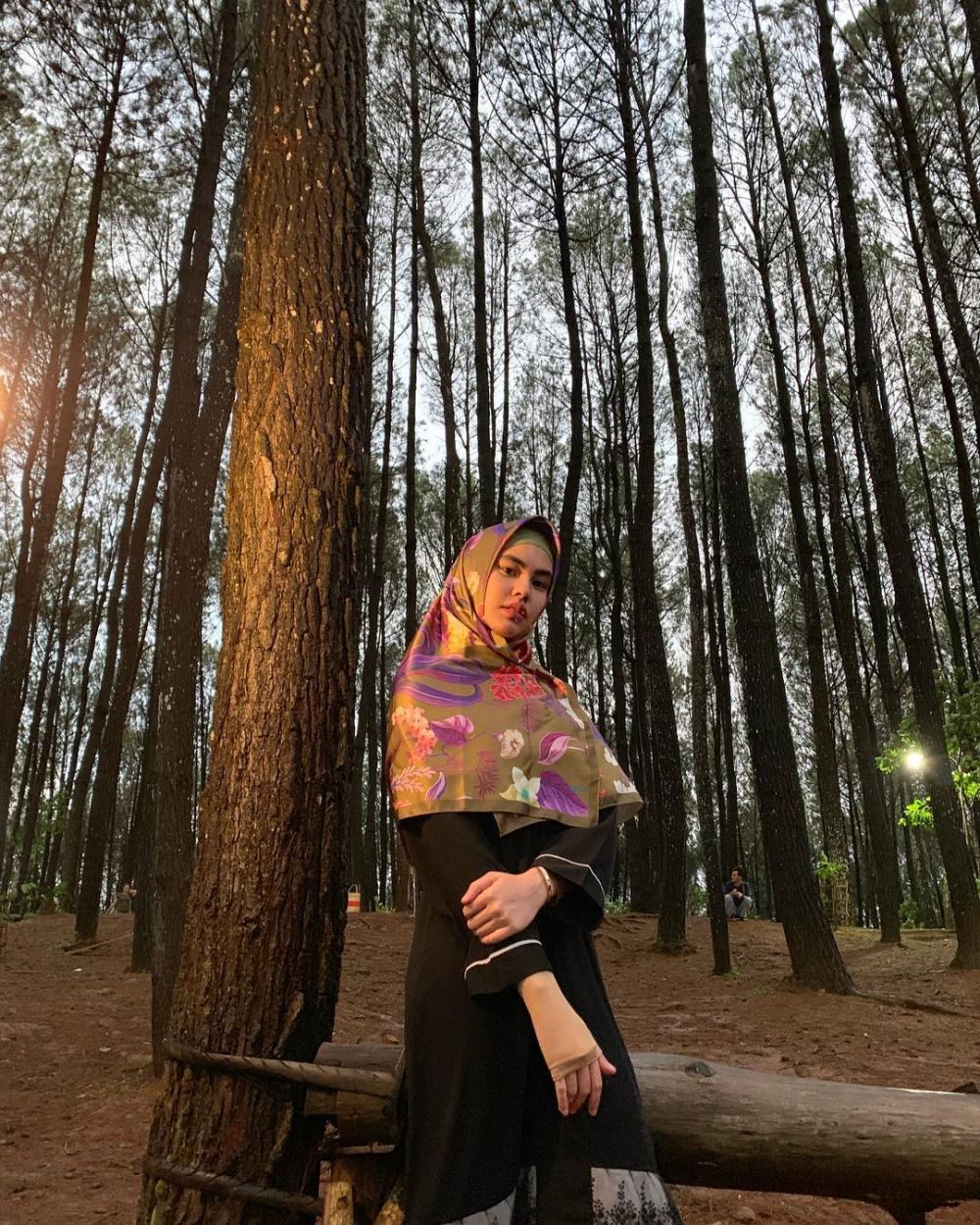 Makin memesona, 17 seleb ini mantap tampil dengan hijab syar'i