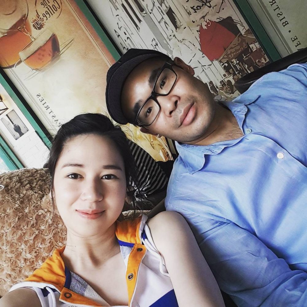 10 Potret mesra Laura Basuki dan suami yang jarang tersorot