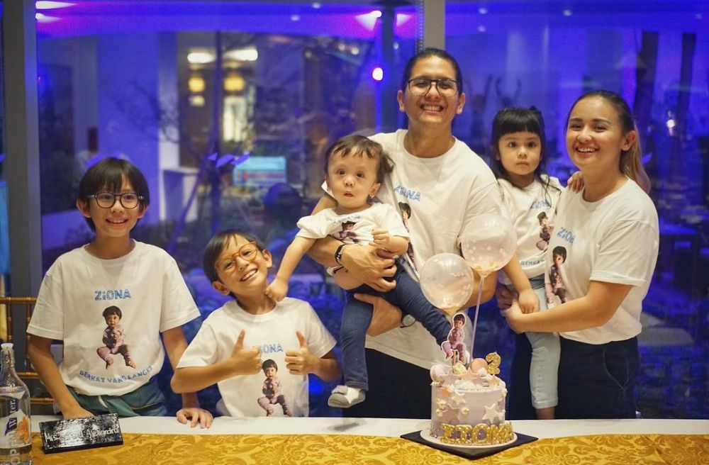 9 Momen perayaan ulang tahun Ziona, anak bungsu Joanna Alexandra