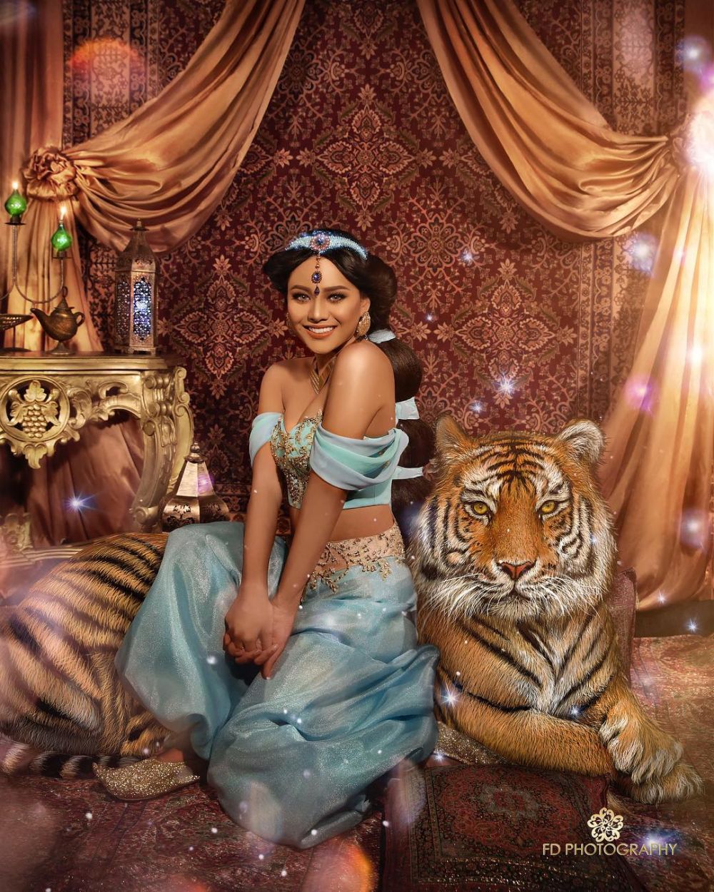 Aladdin tayang, ini gaya 5 seleb berdandan bak Putri Jasmine
