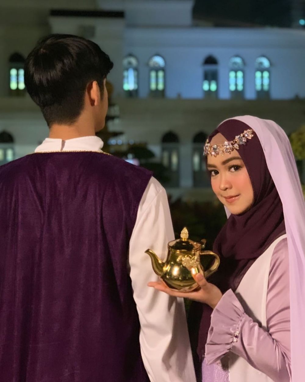 Aladdin tayang, ini gaya 5 seleb berdandan bak Putri Jasmine