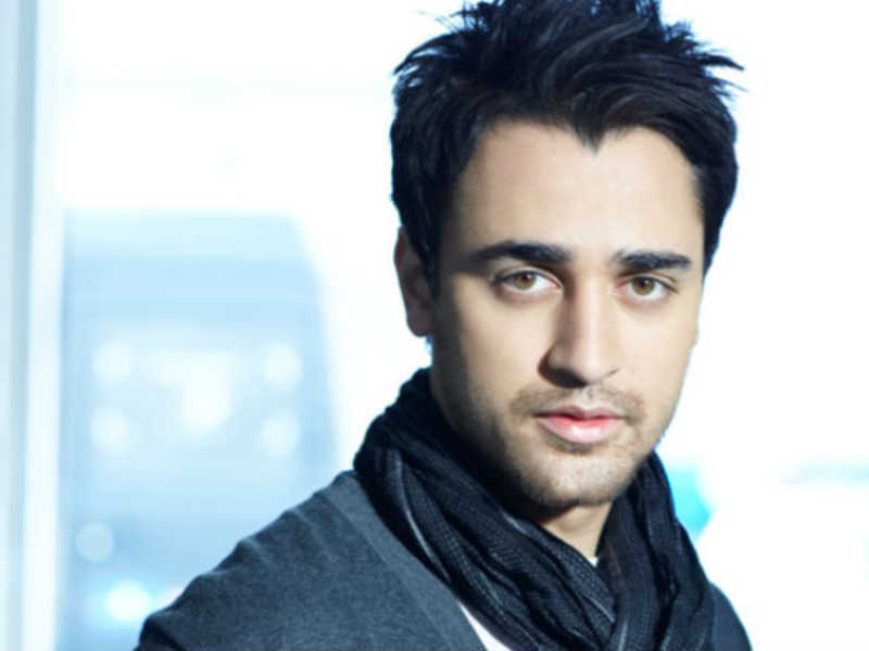 Sukses di Bollywood, 8 seleb ini ternyata bukan warga negara India