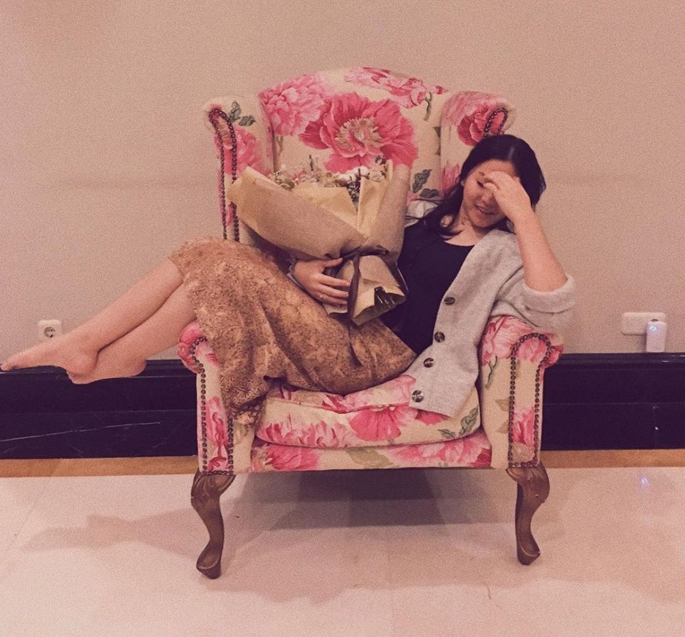 5 Pesona Nathania Zhong, putri Ahok saat wisuda bersama Veronica