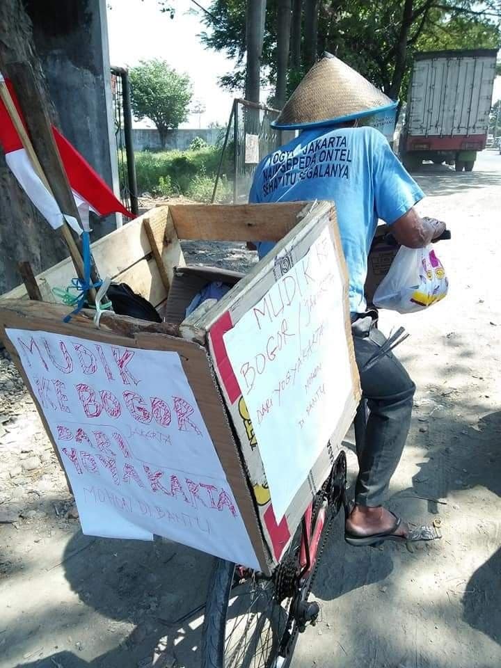 Kisah lansia bersepeda Jogja-Bogor demi temui anak saat Lebaran