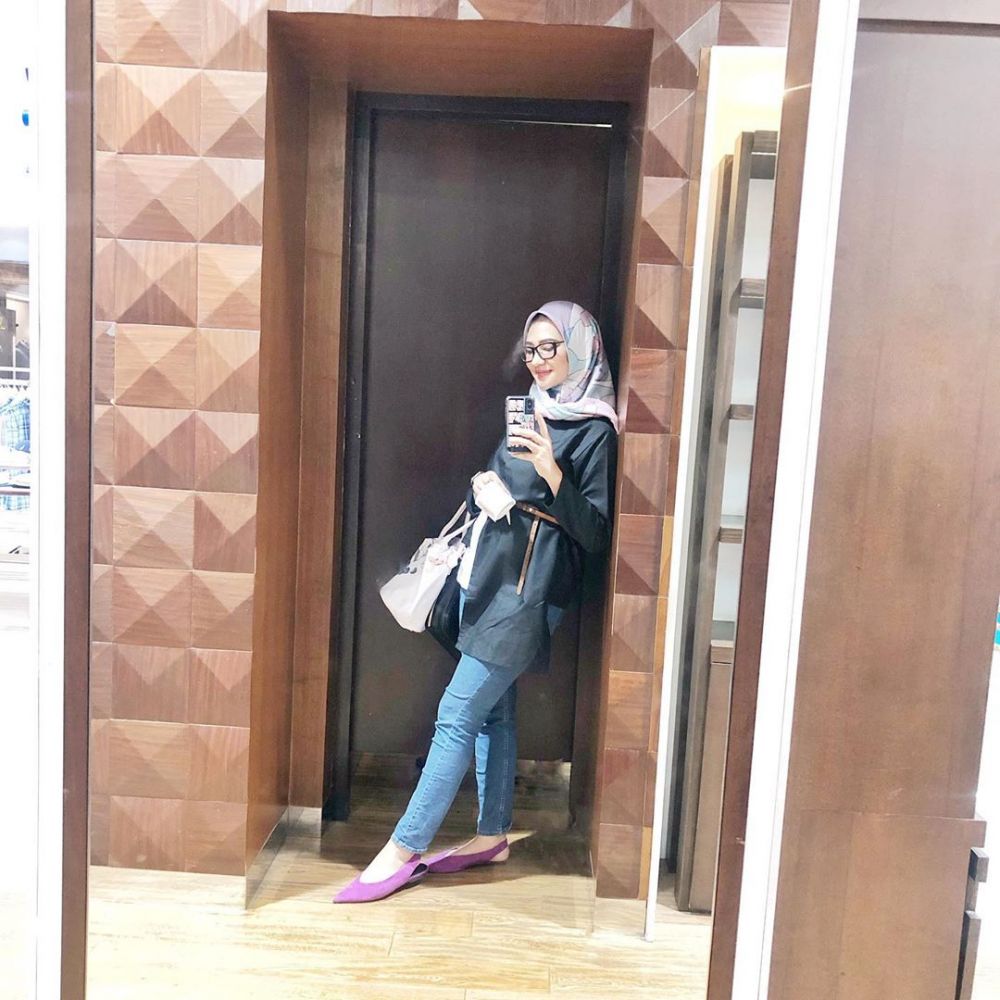 8 Penampilan Angkie Yudistia setelah berhijab, memesona