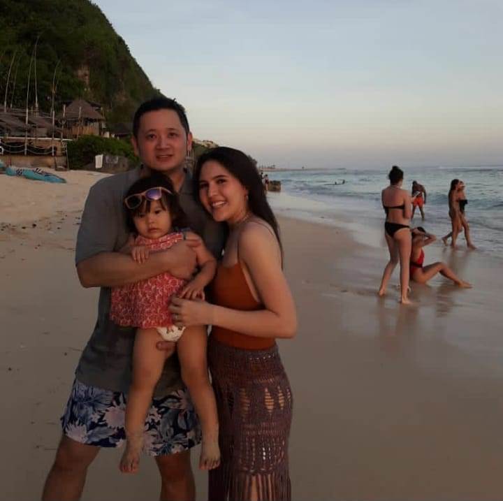 Jarang terekspos, ini 10 potret mesra Olivia Jensen dan suami