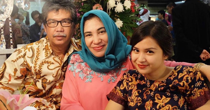 Ketegaran 4 seleb jalani Lebaran 2019 setelah ditinggal orangtua