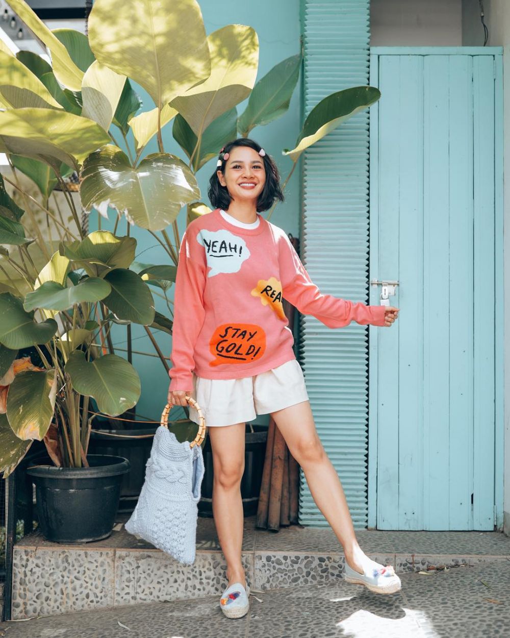 Jadi tren 2019, ini pesona 10 seleb pakai jepit rambut gaya 90-an