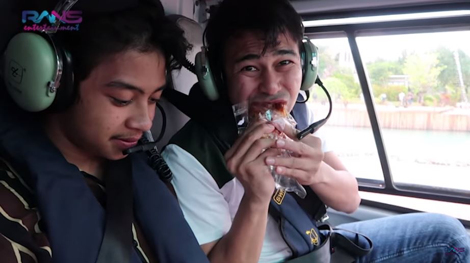 8 Seleb tajir ini pernah pakai helikopter buat transportasi kerja