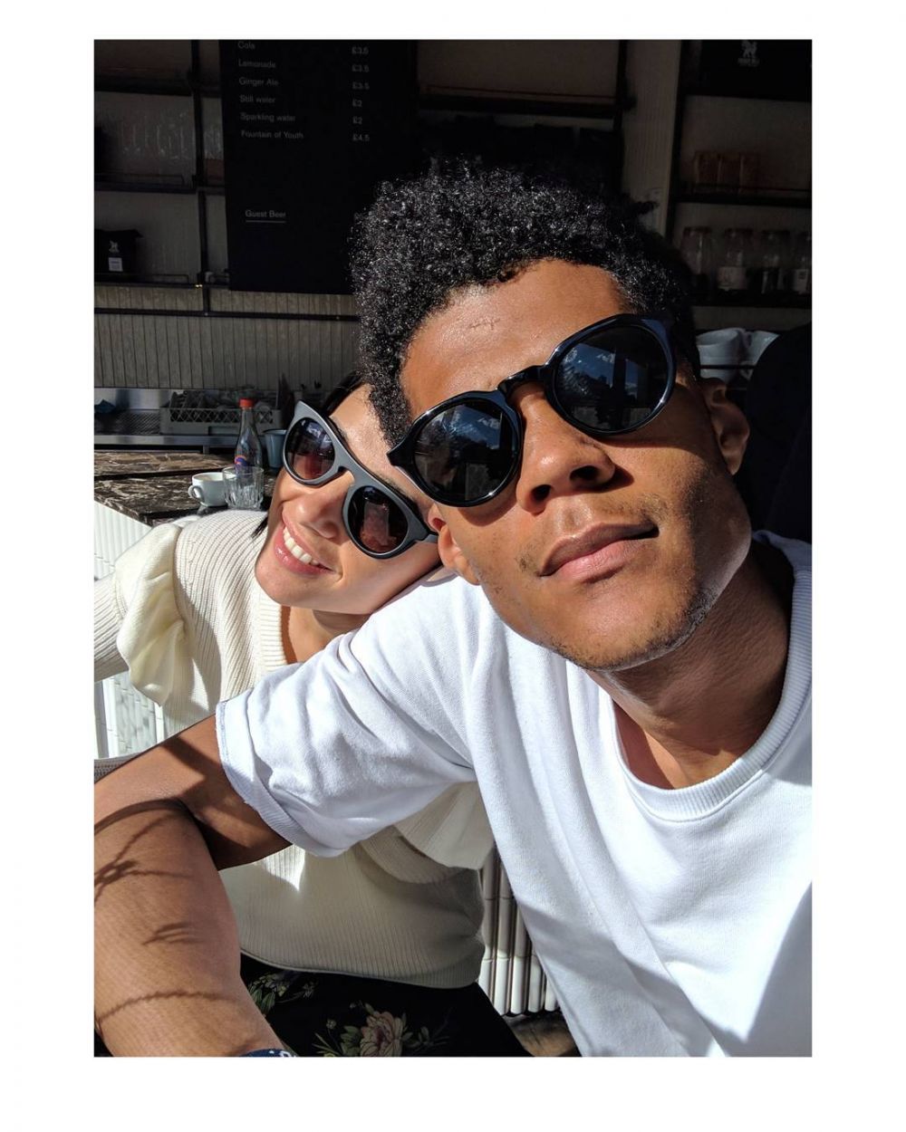 8 Potret langka Naomi Scott 'Putri Jasmine' di Aladdin dan suami