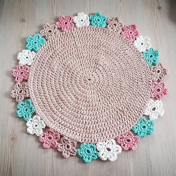 25 Desain karpet unik, cocok untuk ruang minimalis