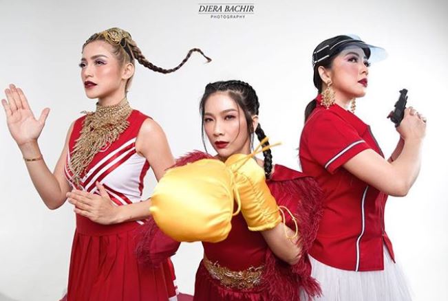15 Artis ini tampil beda dengan gaya rambut kepang