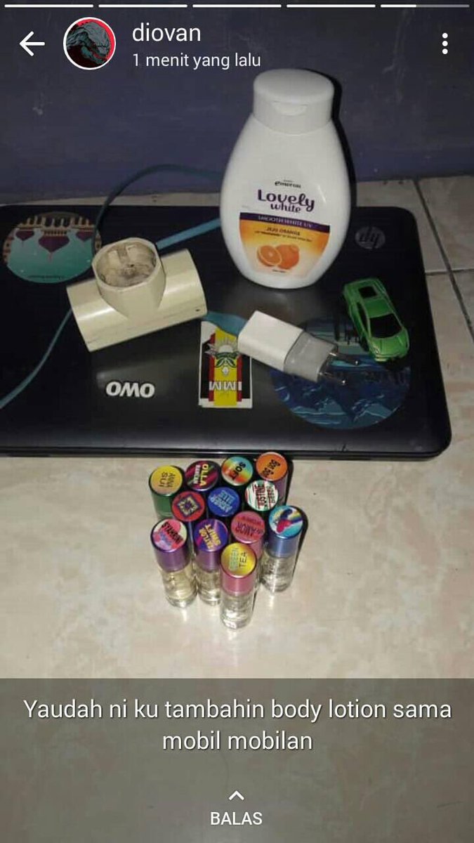 Tak kunjung laku, penjual parfum ini tawarkan bonus tak terduga