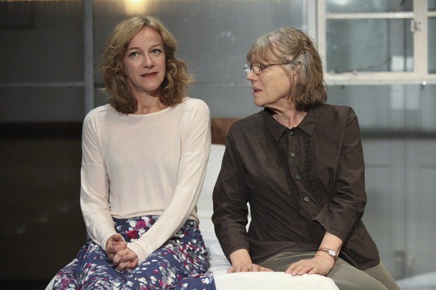 Masih ingat Irma Gobb pacar Mr. Bean? Ini 8 potret terbarunya