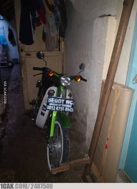 11 Tulisan lucu di pelat nomor kendaraan ini bikin tepuk jidat