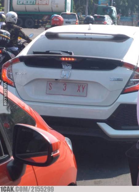 11 Tulisan lucu di pelat nomor kendaraan ini bikin tepuk jidat