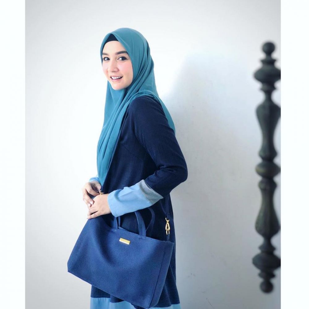 9 Gaya presenter berita usai putuskan berhijab, makin elegan