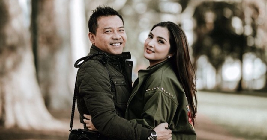 5 Pasangan seleb ini berlibur selama sebulan di luar negeri