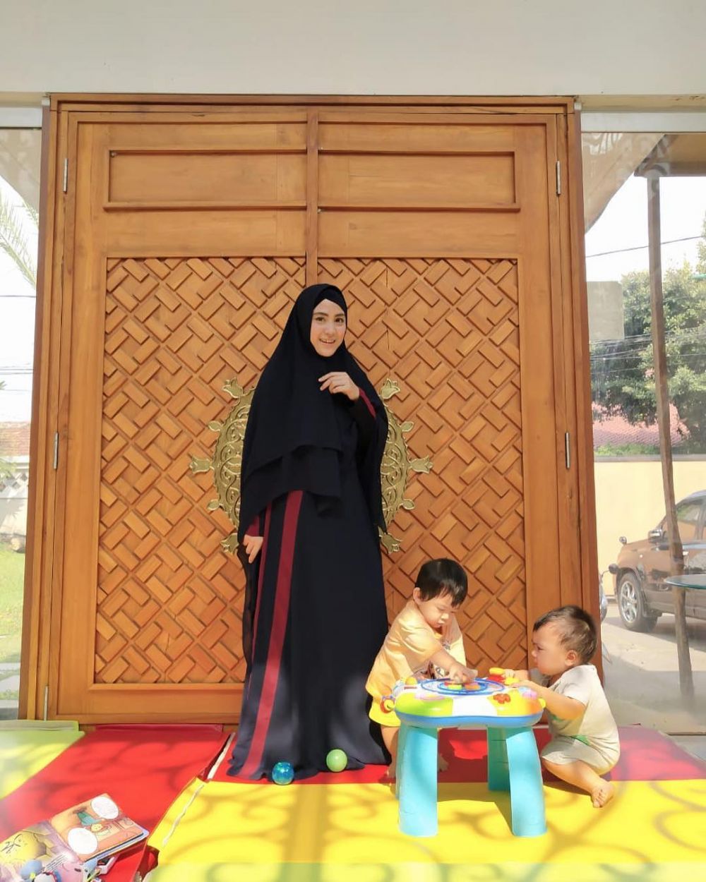 12 Penampakan rumah Ustaz Solmed, pintunya bak Masjidil Haram
