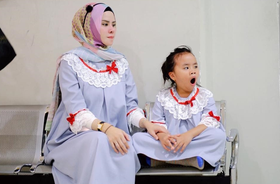 10 Gaya modis Hawra, putri Angel Lelga yang jarang terekspos