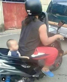 11 Potret lucu emak-emak boncengin anaknya ini bikin tepuk jidat