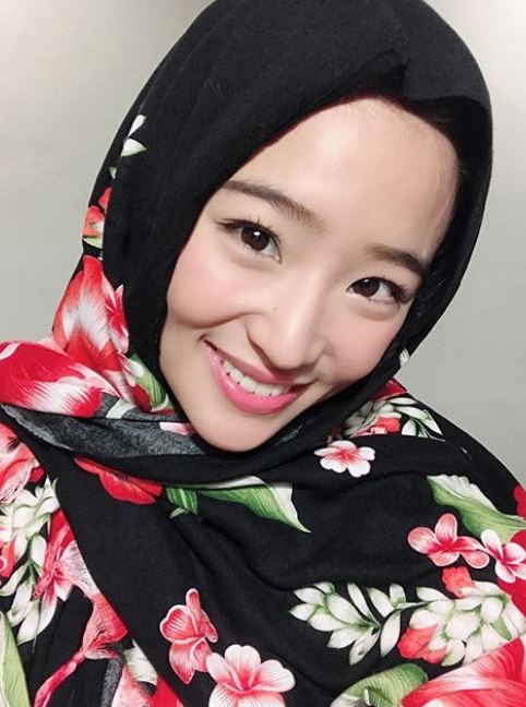 Potret 4 seleb Indonesia keturunan Jepang pakai hijab, memesona