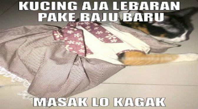 11 Meme lucu pengen beli baju Lebaran ini endingnya ngenes