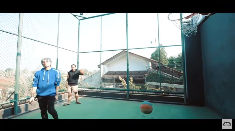 Rooftop 7 rumah seleb ini cozy abis, bisa lihat sunset hingga renang