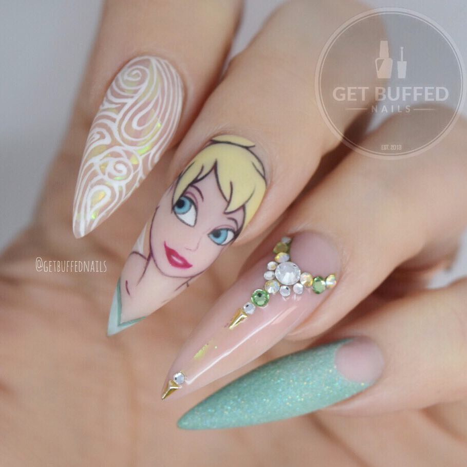 12 Nail art bertemakan karakter Disney, detailnya bikin takjub